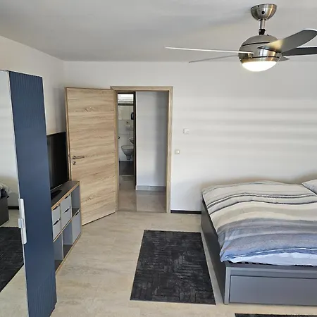 Lägenhet Ruwera Sonnenhuegel - Moderne - Eigener Eingang, Garten Und Terrasse Trier
